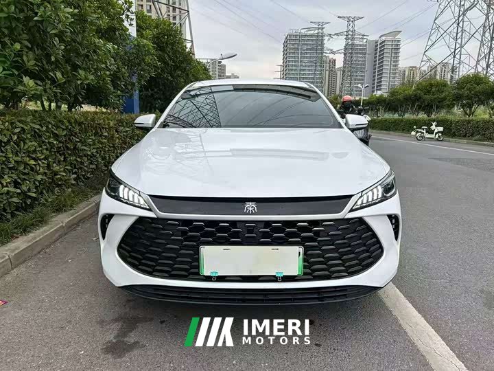 BYD Qin PLUS DM-i Smart Driving Edition 128KM Enterprising Type - автомобиль из Китая