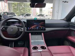 AITO Wenjie M5 extended range Ultra four-wheel drive version - фото 9