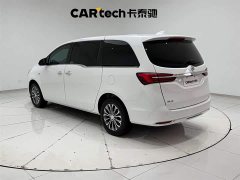 Buick GL8 facelift land business class luxury - фото 7