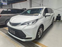 Toyota SIENNA 2024 2.5L Hybrid Comfort Edition - фото 1