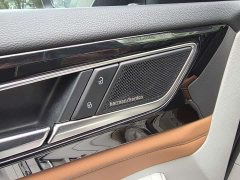 Lexus Touron 530 V6 four-wheel drive flagship version - фото 19