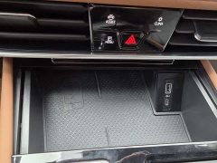Lexus Touron 530 V6 four-wheel drive flagship version - фото 20