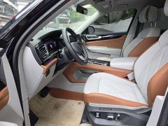 Lexus Touron 530 V6 four-wheel drive flagship version - фото 7
