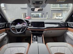 Lexus Touron 530 V6 four-wheel drive flagship version - фото 9