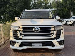 Toyota Land Cruiser (imported) 3.3T diesel version - фото 2