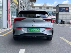 Lynk & Co Weilan 6 2022 plug-in hybrid interconnected fashion - фото 13
