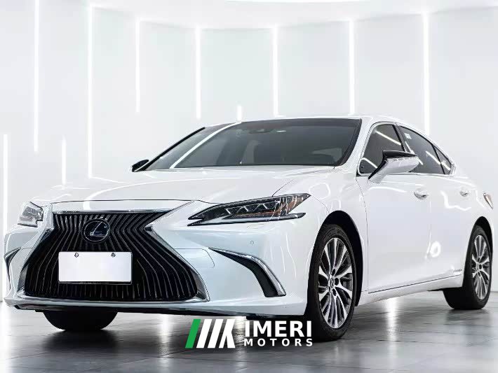 Lexus ES 300h Premium Edition - автомобиль из Китая