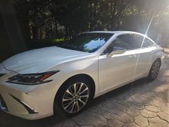Lexus ES 300h Premium Edition - фото 2