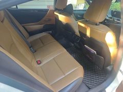 Lexus ES 300h Premium Edition - фото 3