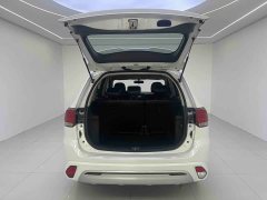 Mitsubishi Outlander 2.0L 2WD Entry-Level 5-Seater - фото 15