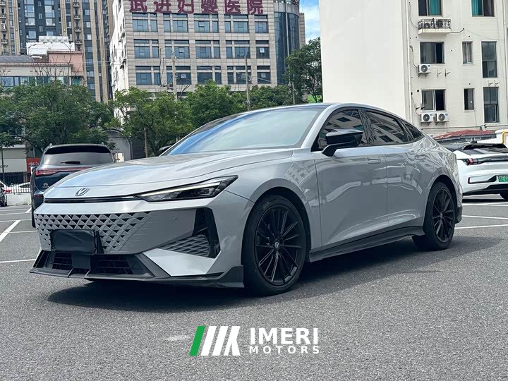 Changan UNI-V 1.5T exclusive - автомобиль из Китая