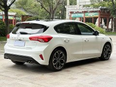 Lynk & Co Focus 2021 Hatchback EcoBoost 180 Automatic ST Line - фото 6