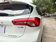Lynk & Co Focus 2021 Hatchback EcoBoost 180 Automatic ST Line - фото 8