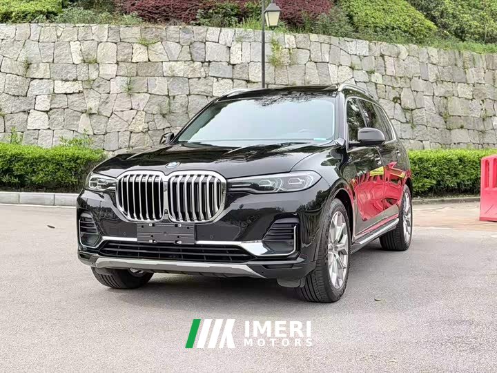 BMW X7 xDrive40i Leading Luxury Package - автомобиль из Китая