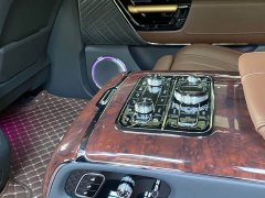 Hongqi Golden Sunflower Guoyao 2022 4.0T Monarch Flagship Edition 4 seats - фото 16
