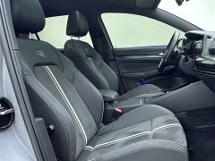 Volkswagen Golf 2023 280TSI DSG R-Line - фото 8