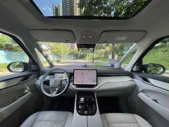 Volvo EM90 2025 Ultra six-seater - фото 13