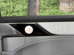 Volvo EM90 2025 Ultra six-seater - фото 17
