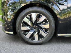 Volvo EM90 2025 Ultra six-seater - фото 18