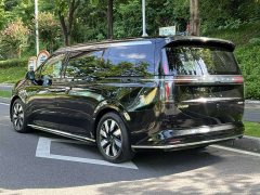 Volvo EM90 2025 Ultra six-seater - фото 6