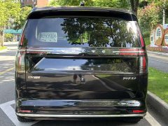 Volvo EM90 2025 Ultra six-seater - фото 7