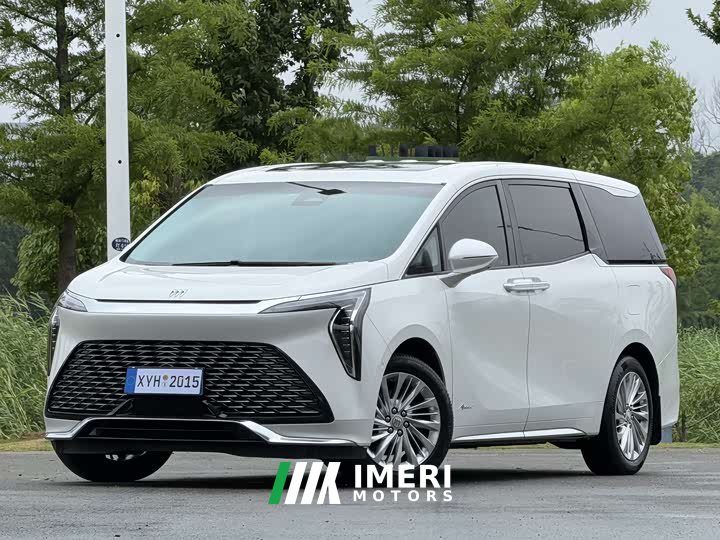 BMW Century 2.0T Six-Seater Yunshi Edition - автомобиль из Китая