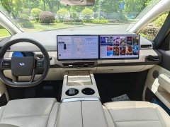 Li Auto Ideal MEGA Ultra - фото 10