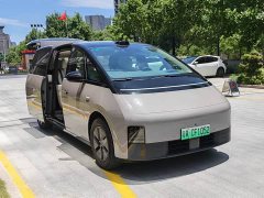 Li Auto Ideal MEGA Ultra - фото 4