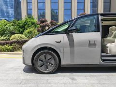 Li Auto Ideal MEGA Ultra - фото 5