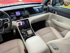 Li Auto ONE Extended-Range 6-Seater - фото 10