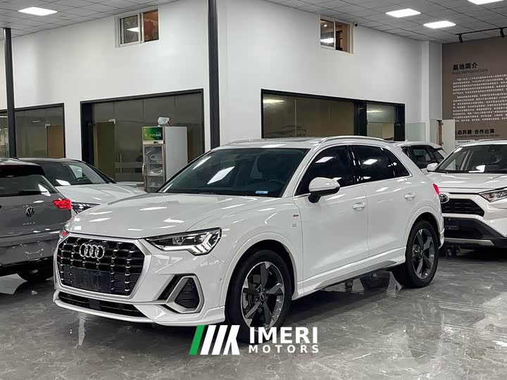 Audi Q3 35 TFSI Fashionable and Dynamic - автомобиль из Китая