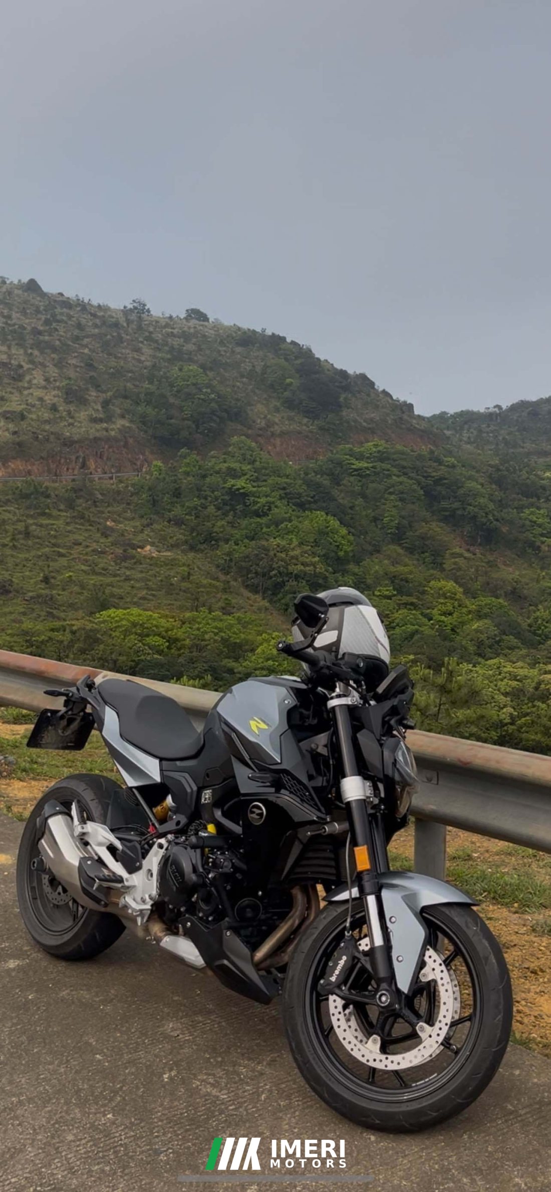 BMW F 900 R - мотоцикл из Китая