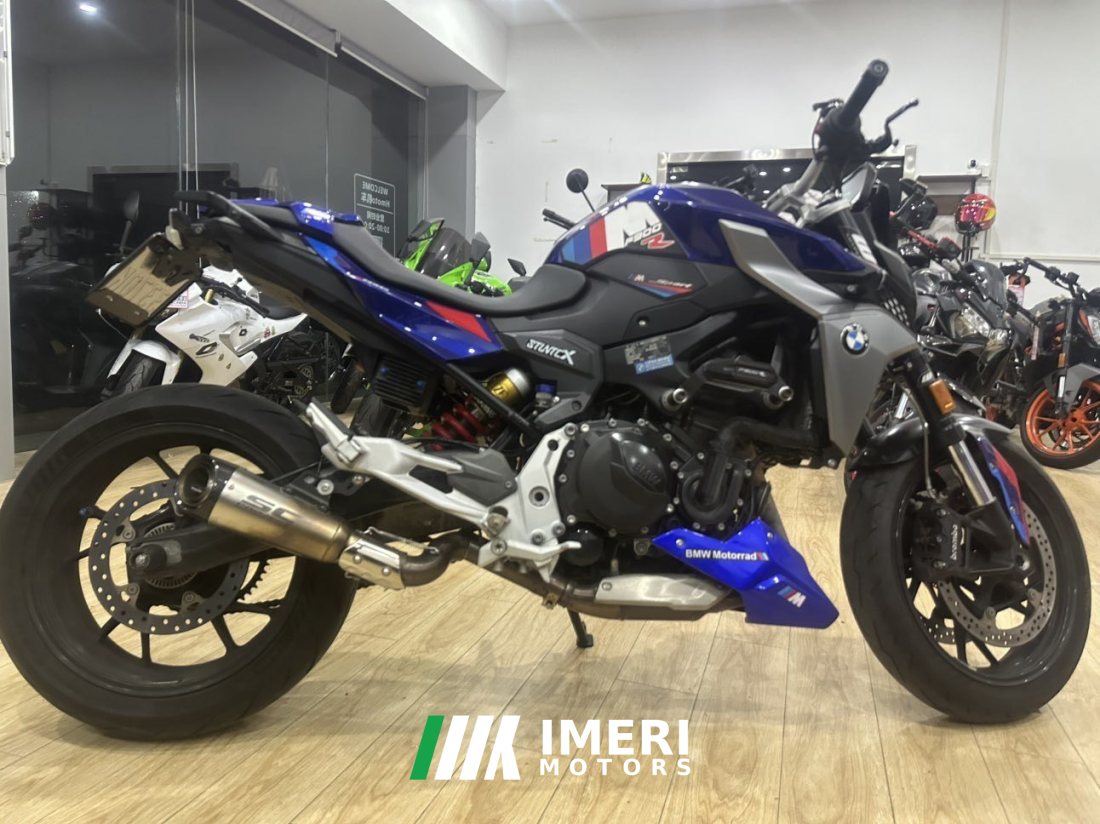BMW F 900 R - мотоцикл из Китая