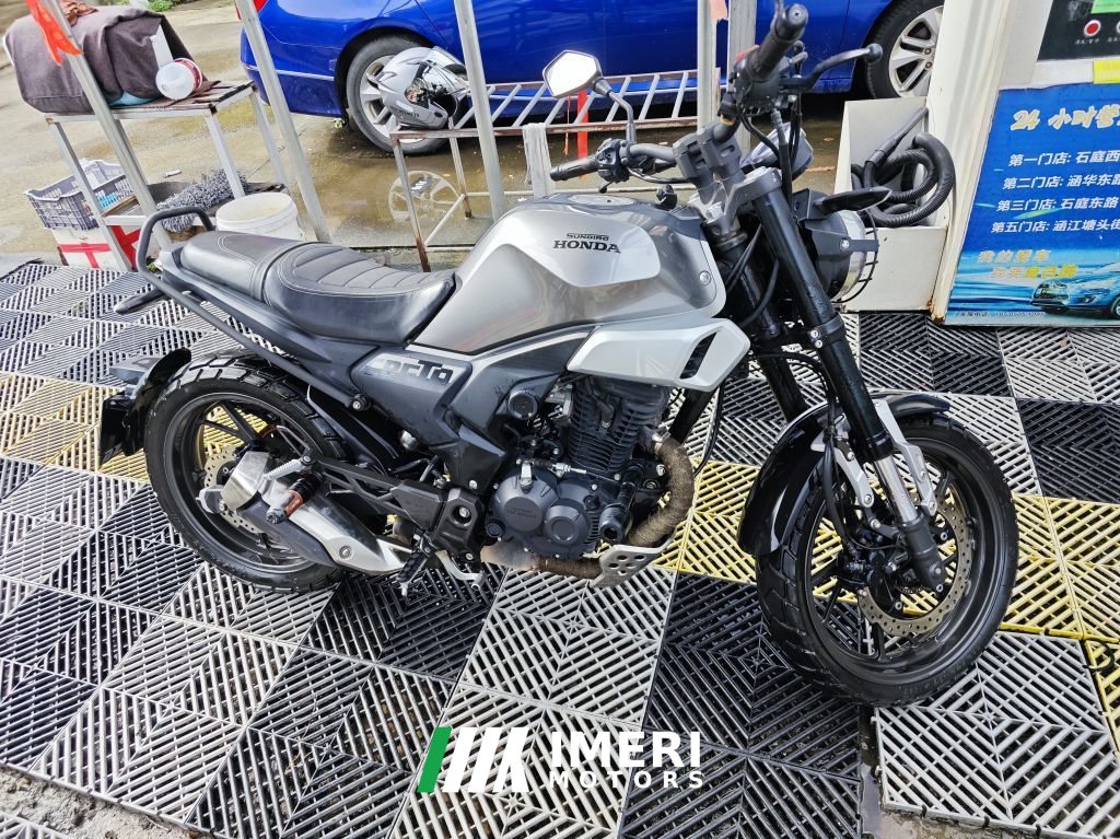 Sundiro Honda CBF190TR - мотоцикл из Китая