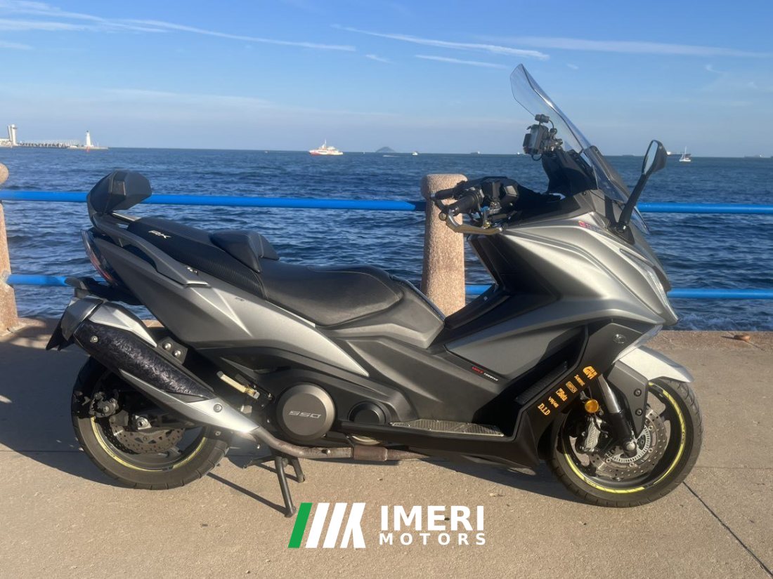 KYMCO AK550 - мотоцикл из Китая