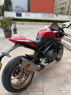 Triumph Speed Triple 1200 RR - фото 4