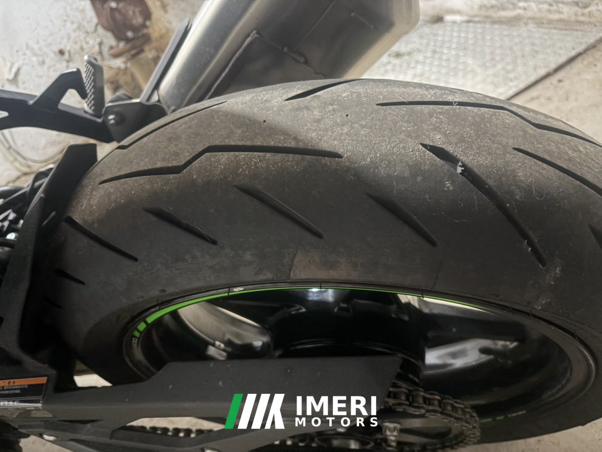 2023 Kawasaki ZX-4R 400 cc
