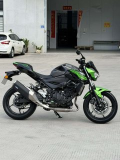 Kawasaki Z400 - фото 2