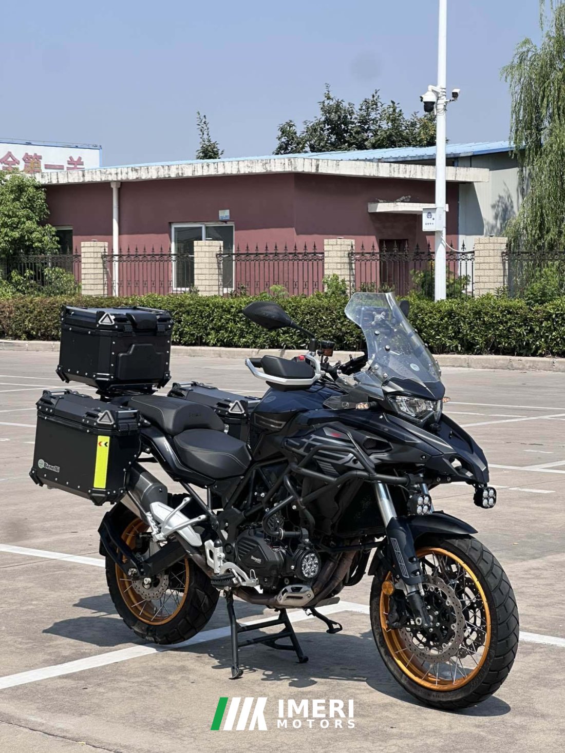 Benelli TRK552 550 cc - мотоцикл из Китая