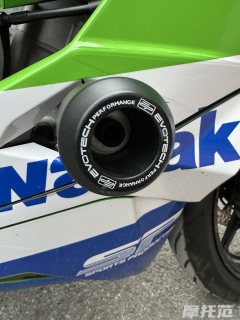 Kawasaki ZX-4R 400 cc - фото 5