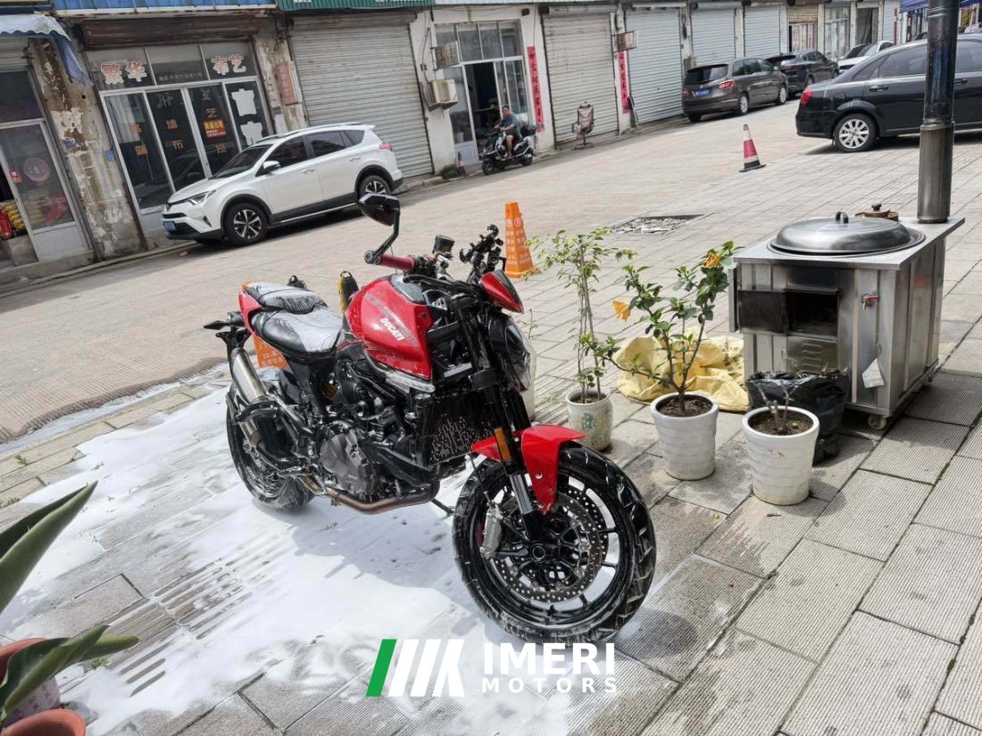 Ducati Monster 950 - мотоцикл из Китая