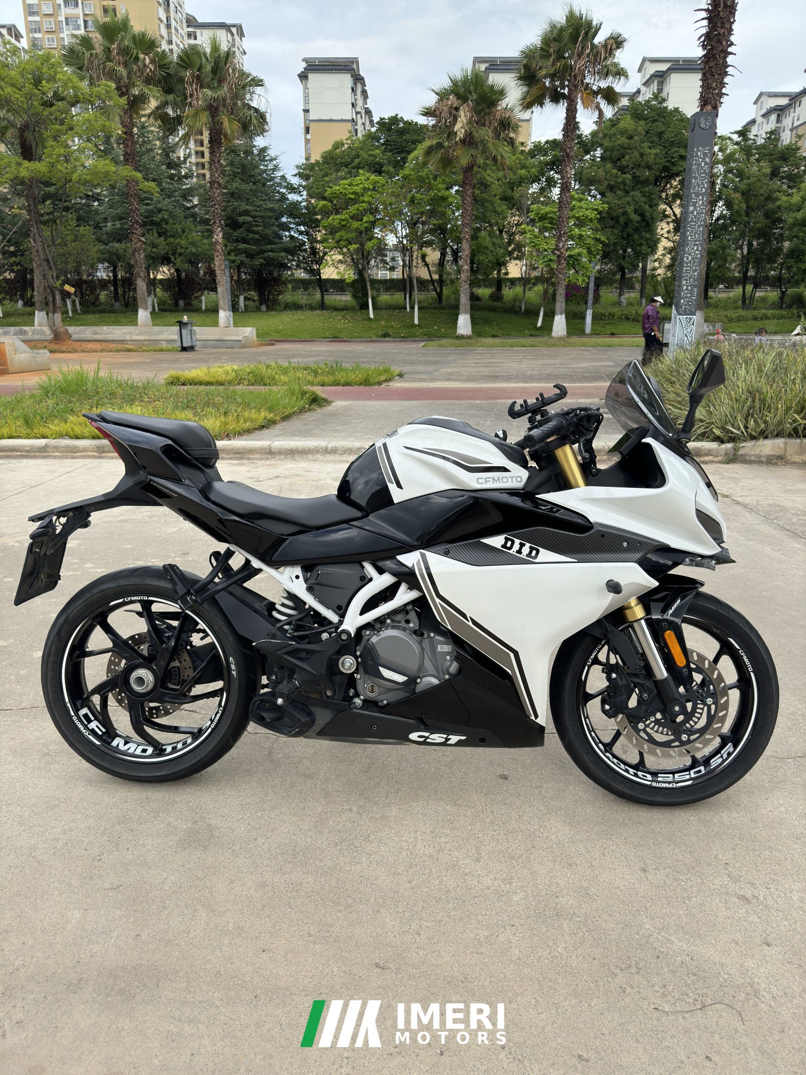 2022 CFMOTO 250SR