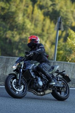 Kawasaki Z650 - фото 3