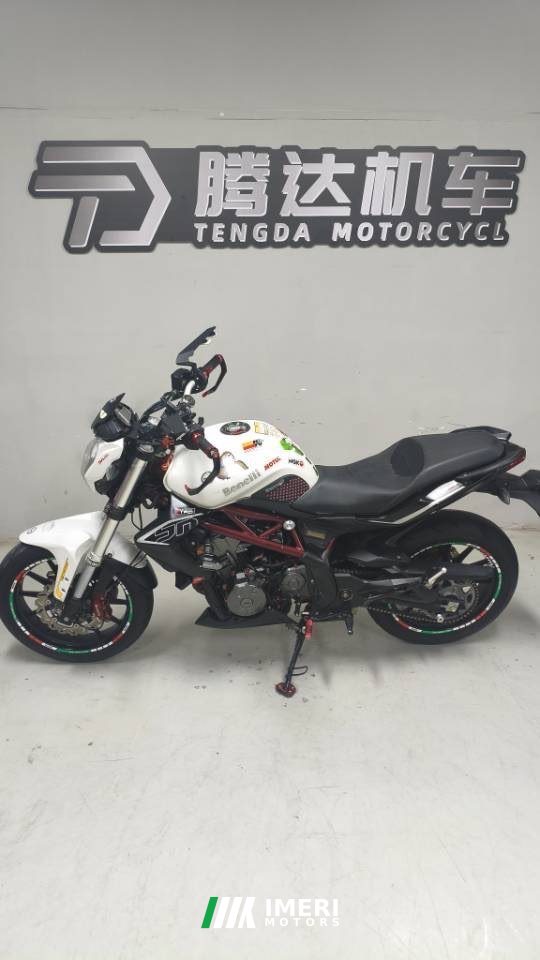 Benelli TNT 300 / BN 302S - мотоцикл из Китая
