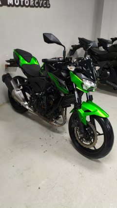 Kawasaki Z400 - фото 3