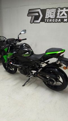 Kawasaki Z400 - фото 6