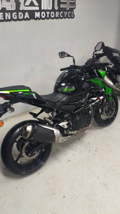 Kawasaki Z400 - фото 8
