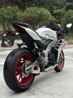 Aprilia RSV4 1100 cc - фото 3