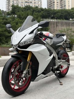 Aprilia RSV4 1100 cc - фото 6