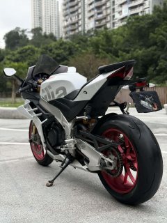 Aprilia RSV4 1100 cc - фото 7